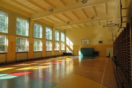 sala gimnastyczna wewnątrz